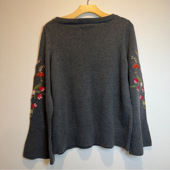 Loft Gray Sweater with Floral Embroidery Size L NWT - Picture 2 of 4